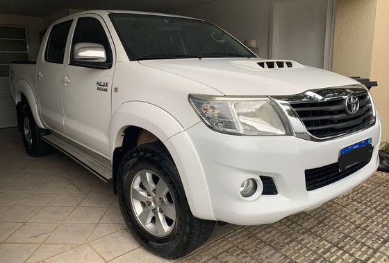 TOYOTA HILUX 3.0 SR 4X4 CD 16V TURBO INTERCOOLER DIESEL 4P AUTOMÁTICO TOYOTA HILUX 3.0 SR 4X4 CD 16V TURBO INTERCOOLER DIESEL 4P AUTOMÁTICO